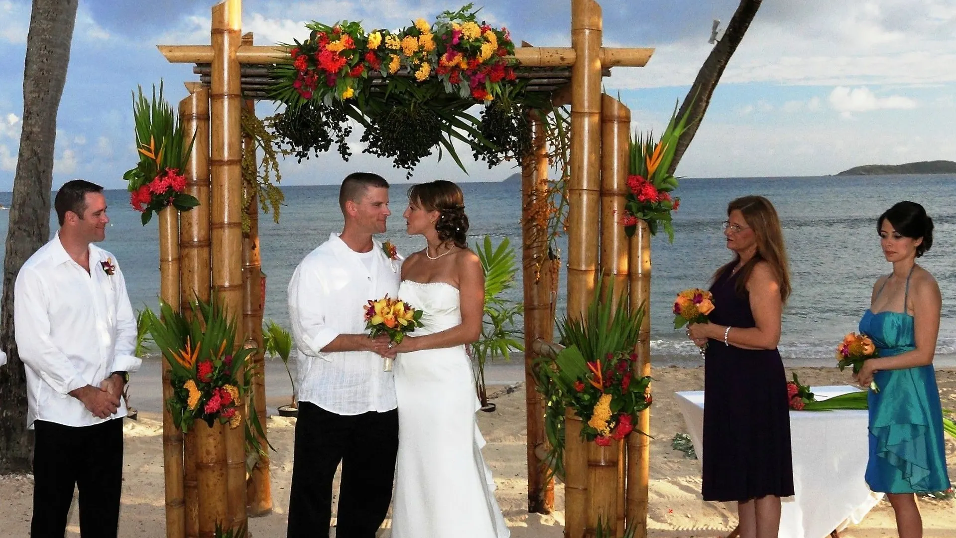 Bolongo Bay Beach Resort